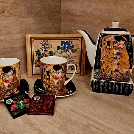 Lingulas - Cosy On Sancova Street, With Free Parking