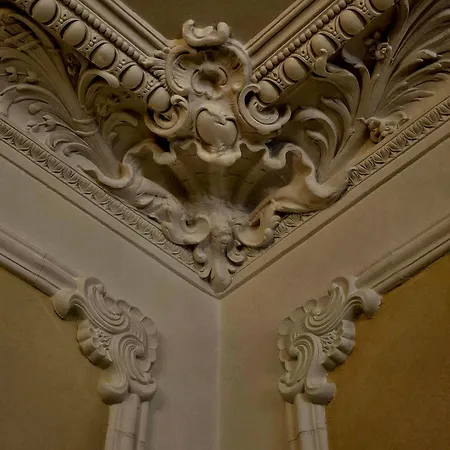 Lingulas - Cosy On Sancova Street, With Free Parking *