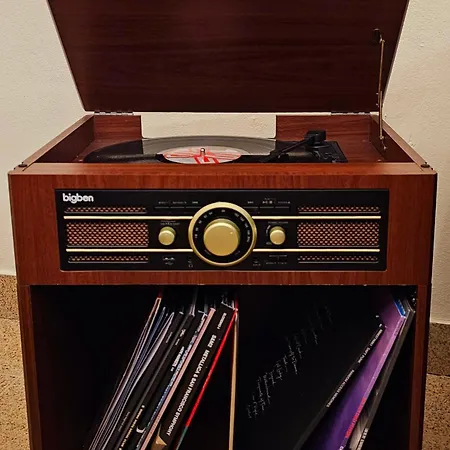 Lingulas - Cosy On Sancova Street, With Free Parking * Μπρατισλάβα